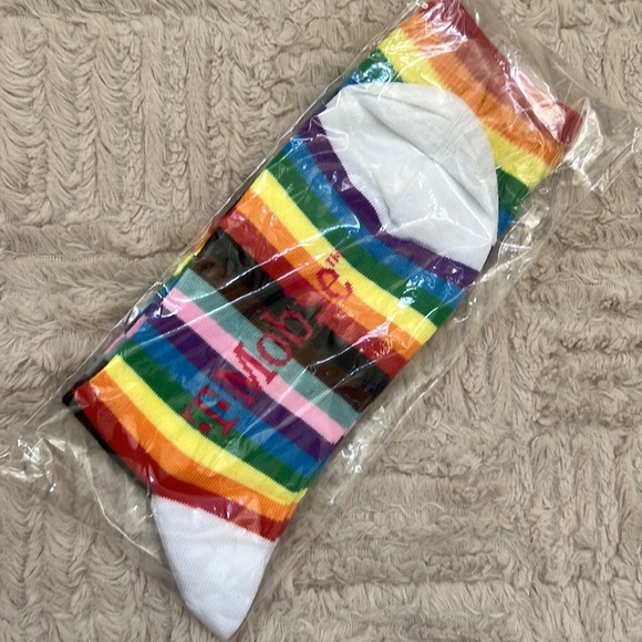 T-Mobile Rainbow LOVE socks Pride Socks ❤️🧡💛💚💙💜NEW in package, size M/L - Picture 5 of 14
